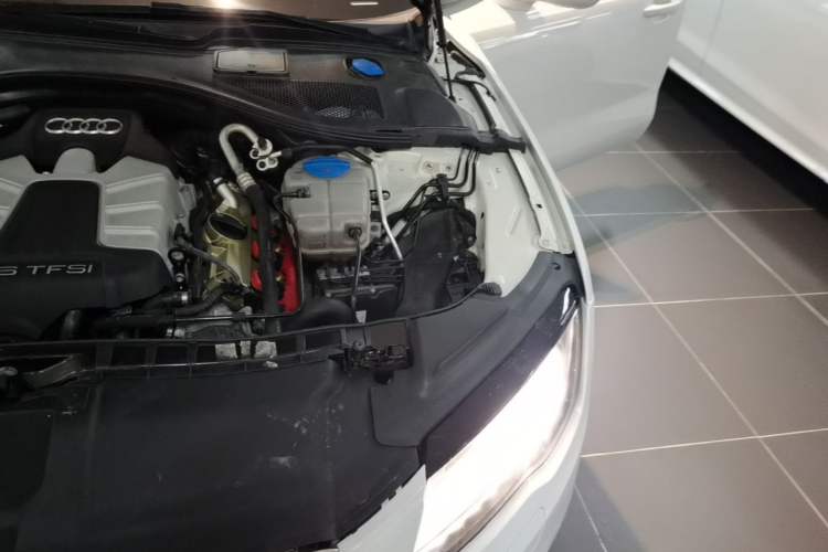Used Audi A7 2014 50 TFSI quattro Comfort Model Engine Bay Left