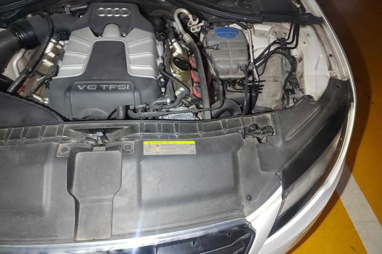 Used Audi A7 2014 50 TFSI quattro Comfort Model Engine Bay Left