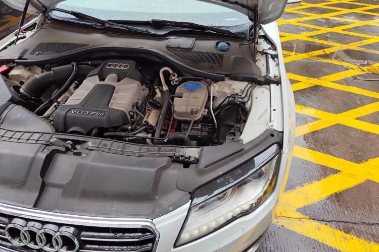 Used Audi A7 2014 50 TFSI quattro Comfort Model Engine Bay Left