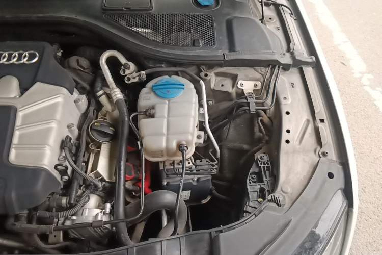 Used Audi A7 2014 50 TFSI quattro Comfort Model Engine Bay Left