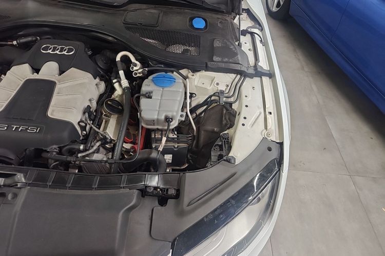 Used Audi A7 2014 50 TFSI quattro Comfort Model Engine Bay Left