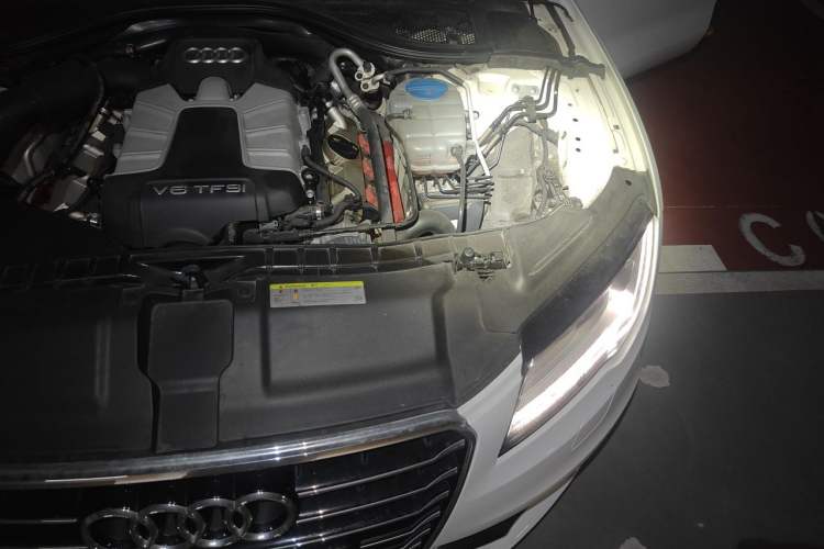 Used Audi A7 2014 50 TFSI quattro Luxury Model Engine Bay Left