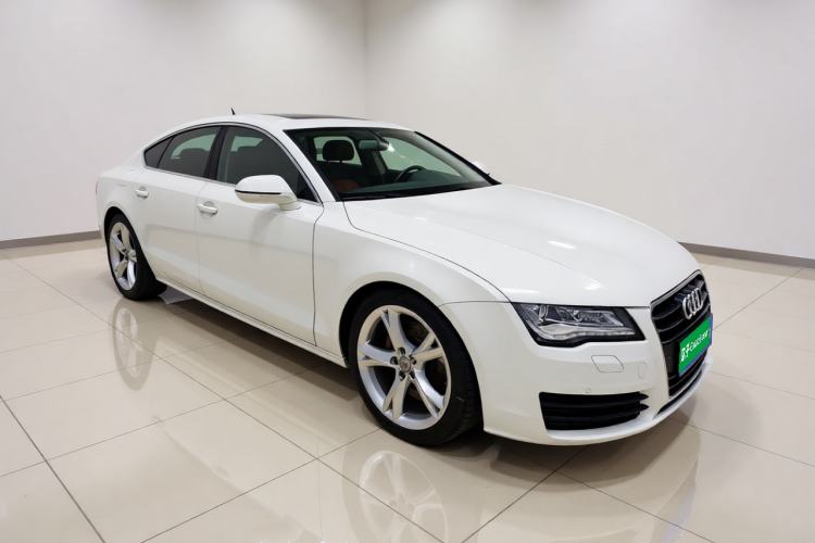 Used Audi A7 2014 30 FSI Trendy Version Front Right 45 Deg