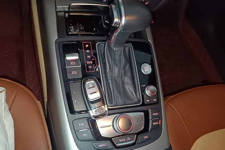 Used Audi A7 2014 35 FSI quattro Technology Edition Gear Lever