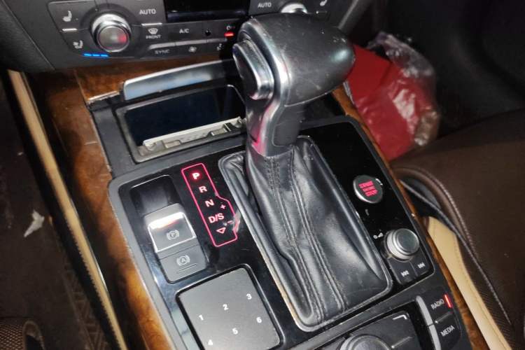 Used Audi A7 2014 50 TFSI quattro Comfort Model Gear Lever
