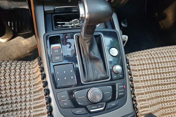 Used Audi A7 2014 35 FSI quattro Technology Edition Gear Lever