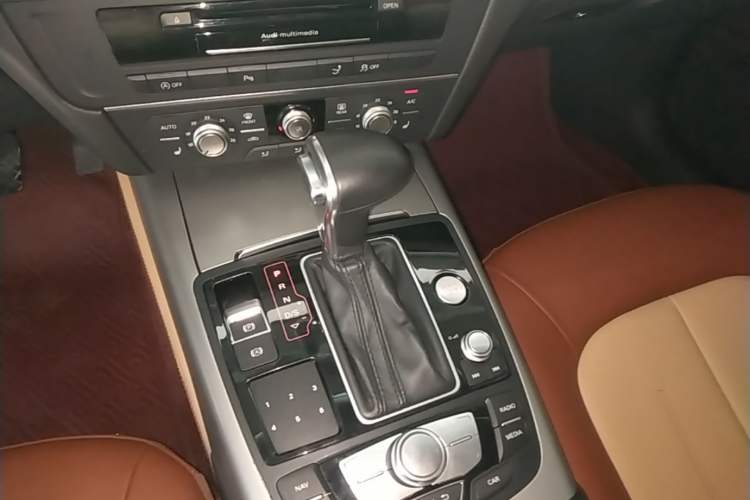Used Audi A7 2014 35 FSI quattro Technology Edition Gear Lever