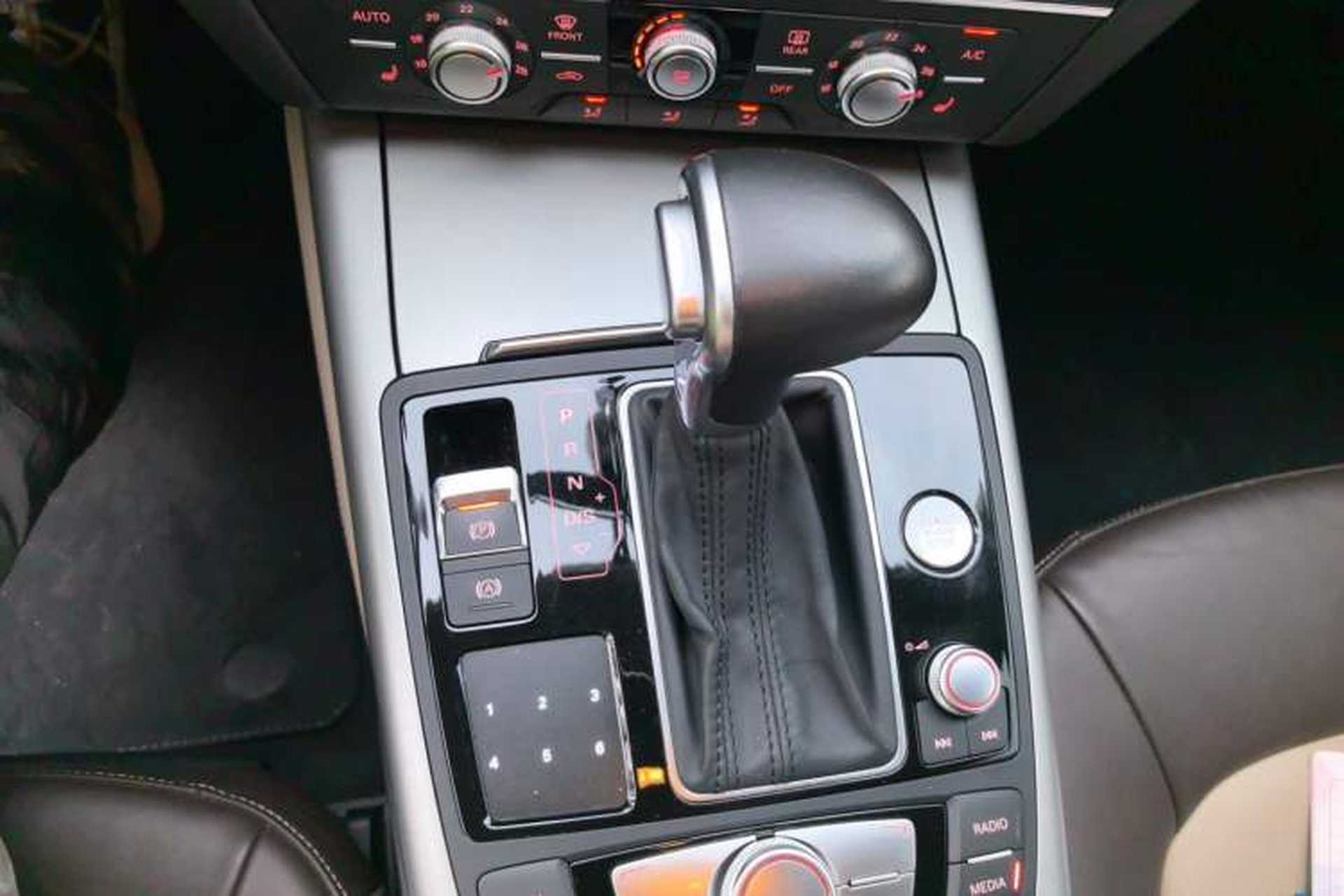 Used Audi A7 2014 35 FSI quattro Technology Edition Gear Lever