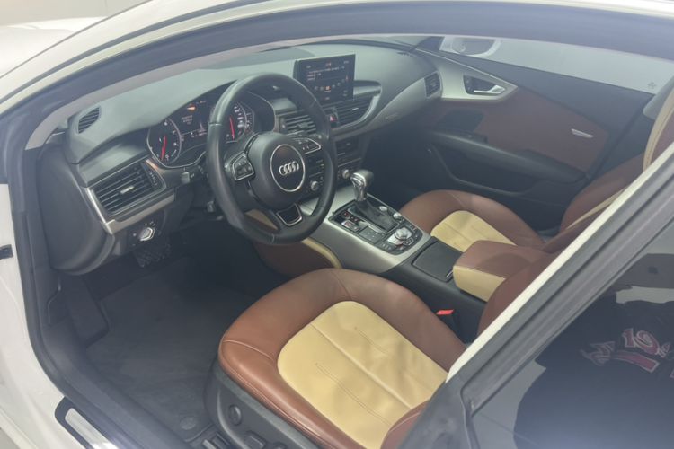 Used Audi A7 2014 35 FSI quattro Technology Edition Interior 2