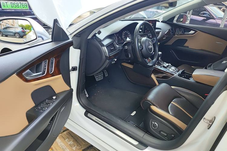 Used Audi A7 2014 50 TFSI quattro Luxury Model Interior 3
