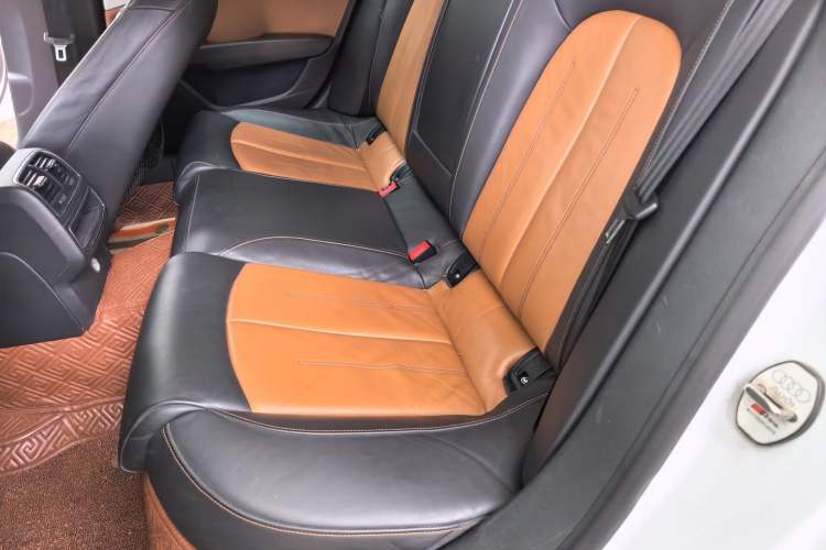 Used Audi A7 2014 35 FSI quattro Technology Edition Left Rear Seat