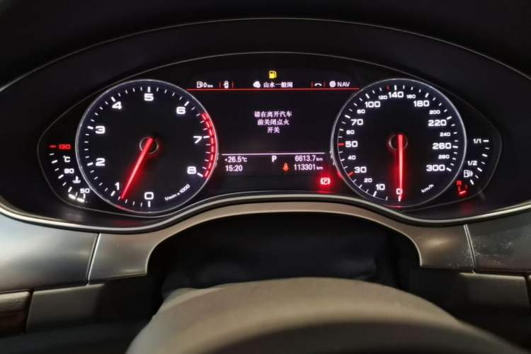 Used Audi A7 2014 50 TFSI quattro Comfort Model Odometer Close Up