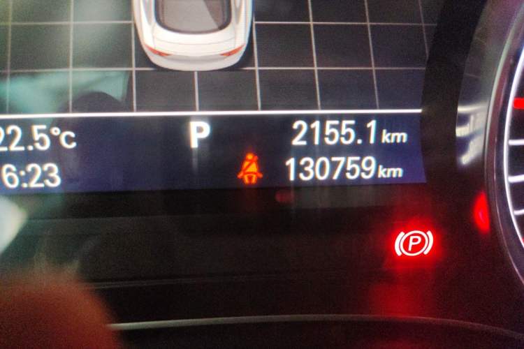 Used Audi A7 2014 50 TFSI quattro Comfort Model Odometer Close Up