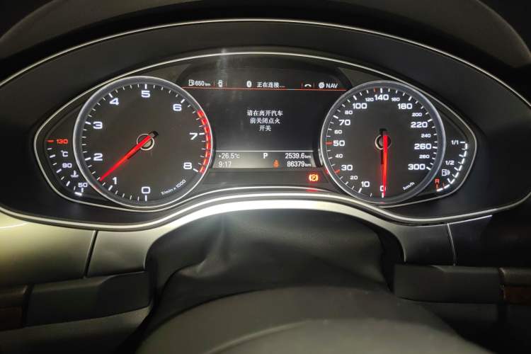 Used Audi A7 2014 50 TFSI quattro Luxury Model Odometer Close Up
