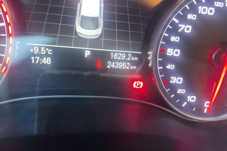 Used Audi A7 2014 35 FSI quattro Technology Edition Odometer Close Up