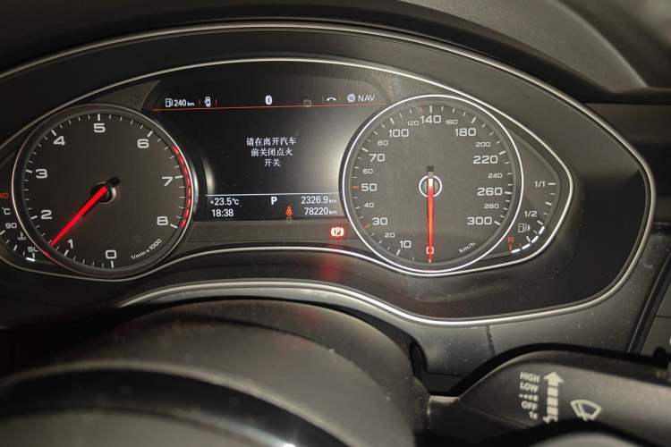 Used Audi A7 2014 50 TFSI quattro Luxury Model Odometer Close Up