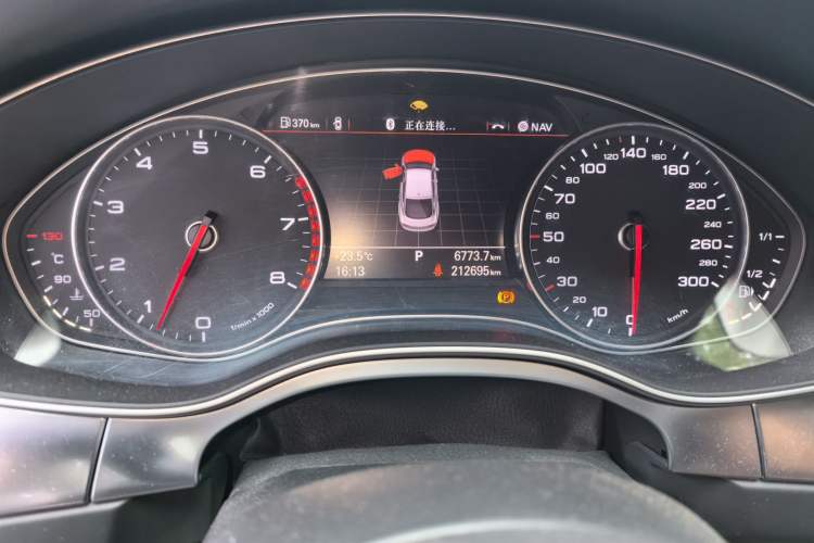 Used Audi A7 2014 50 TFSI quattro Comfort Model Odometer Close Up