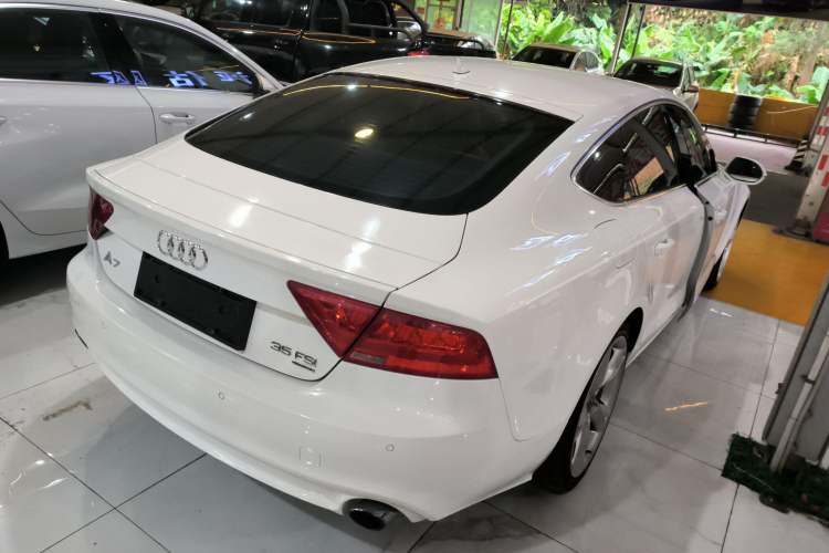 Used Audi A7 2014 35 FSI quattro Technology Edition Rear Right 45 Deg