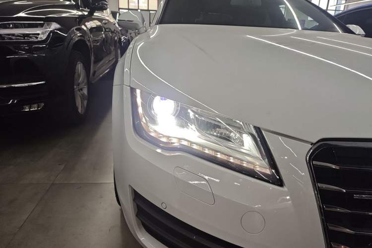 Used Audi A7 2014 50 TFSI quattro Comfort Model Right Front Headlight