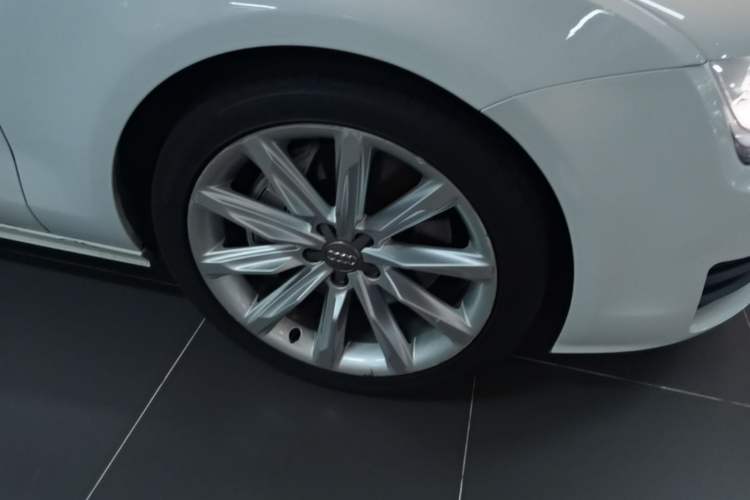 Used Audi A7 2014 50 TFSI quattro Comfort Model Right Front Wheel Hub