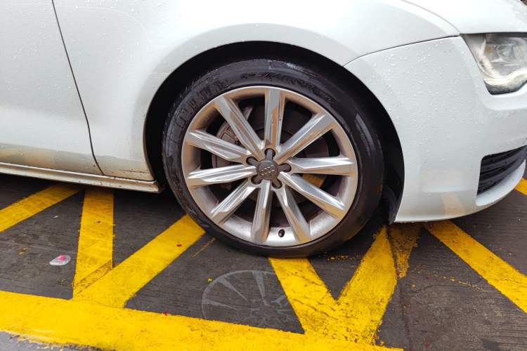Used Audi A7 2014 50 TFSI quattro Comfort Model Right Front Wheel Hub