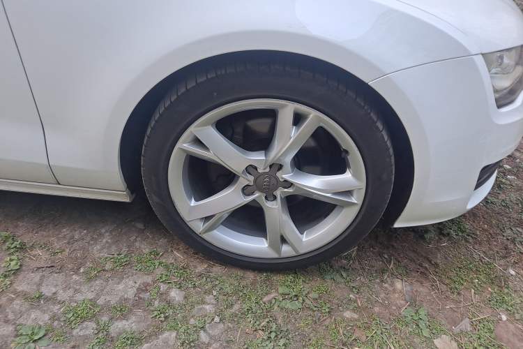 Used Audi A7 2014 35 FSI quattro Technology Edition Right Front Wheel Hub
