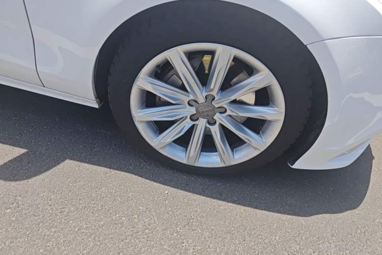 Used Audi A7 2014 50 TFSI quattro Comfort Model Right Front Wheel Hub