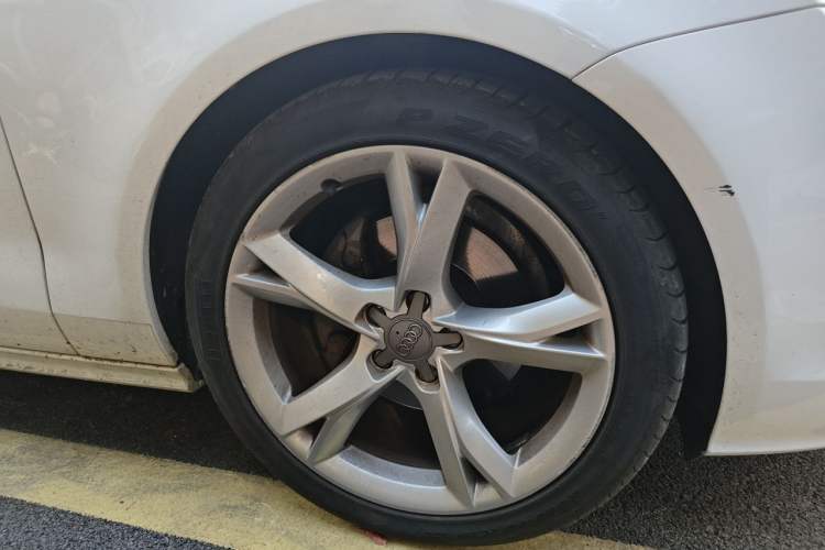 Used Audi A7 2014 35 FSI quattro Technology Edition Right Front Wheel Hub