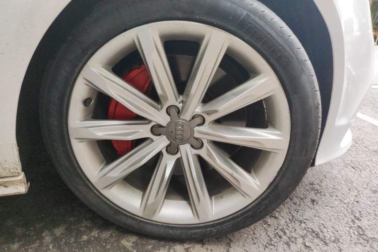 Used Audi A7 2014 50 TFSI quattro Comfort Model Right Front Wheel Hub
