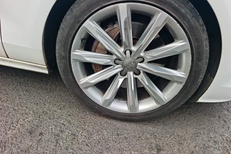 Used Audi A7 2014 50 TFSI quattro Comfort Model Right Front Wheel Hub