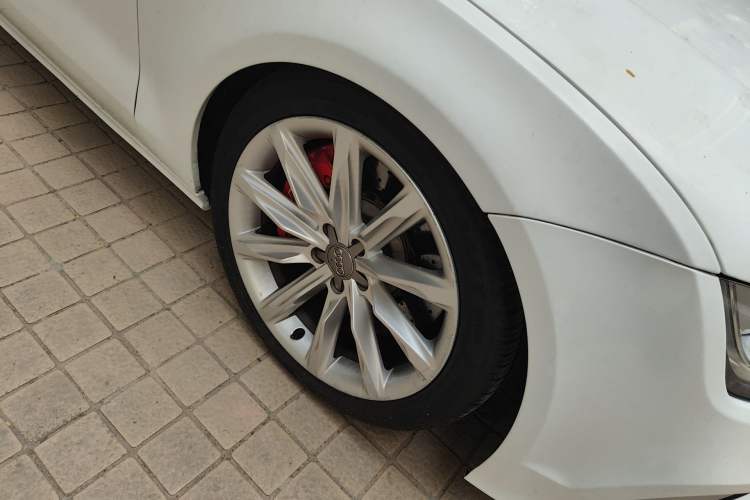 Used Audi A7 2014 50 TFSI quattro Comfort Model Right Front Wheel Hub