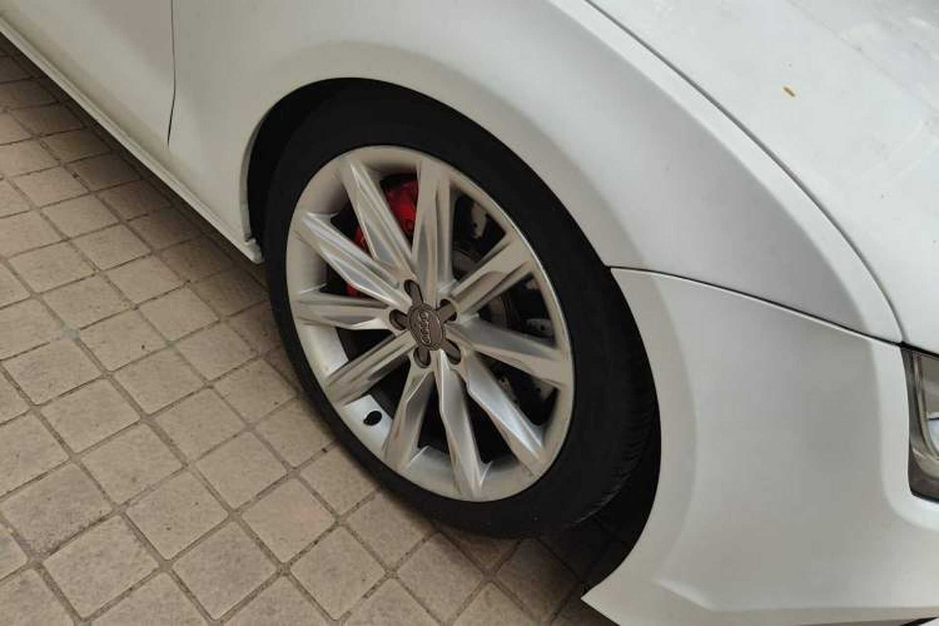 Used Audi A7 2014 50 TFSI quattro Comfort Model Right Front Wheel Hub