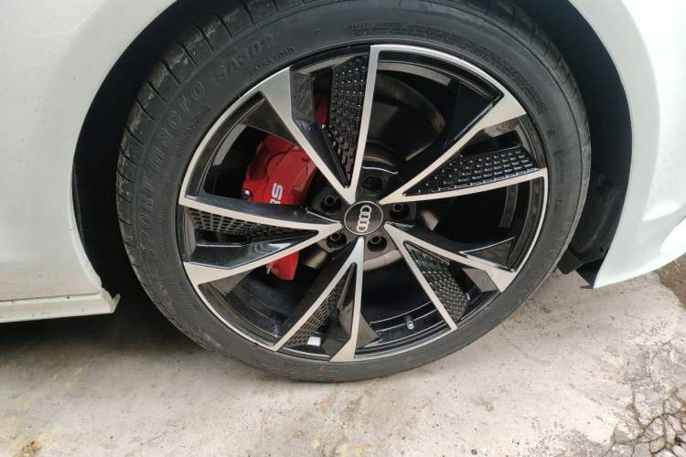 Used Audi A7 2014 35 FSI quattro Technology Edition Right Front Wheel Hub