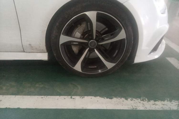 Used Audi A7 2014 50 TFSI quattro Comfort Model Right Front Wheel Hub