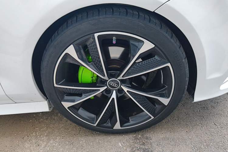 Used Audi A7 2014 50 TFSI quattro Comfort Model Right Front Wheel Hub