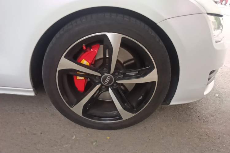 Used Audi A7 2014 50 TFSI quattro Comfort Model Right Front Wheel Hub