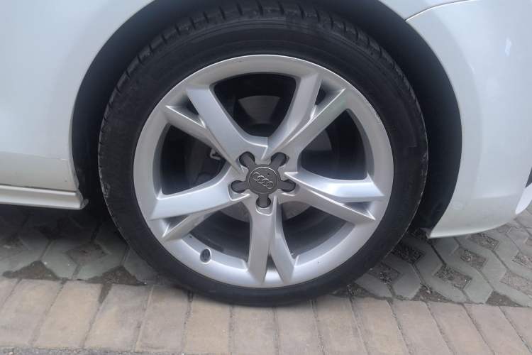 Used Audi A7 2014 35 FSI quattro Technology Edition Right Front Wheel Hub