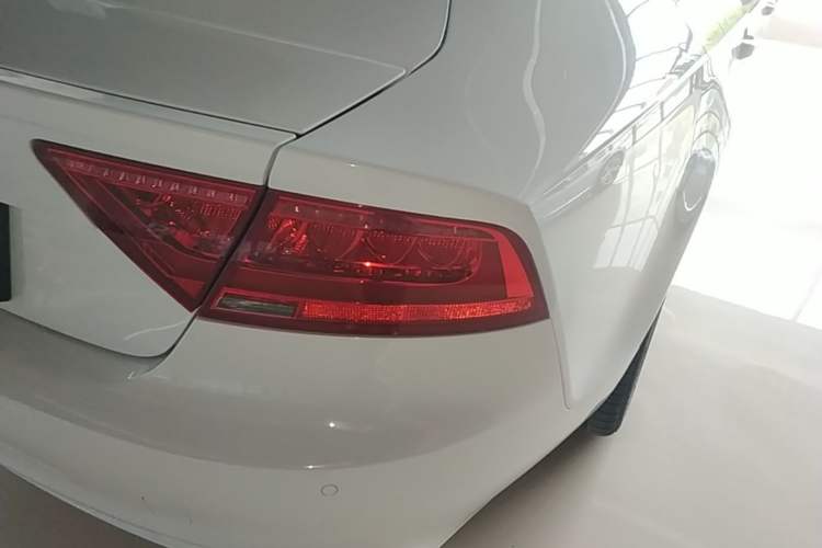 Used Audi A7 2014 35 FSI quattro Technology Edition Right Rear Taillight