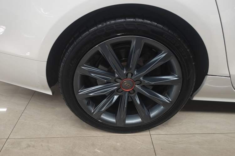 Used Audi A7 2014 50 TFSI quattro Comfort Model Right Rear Wheel Hub