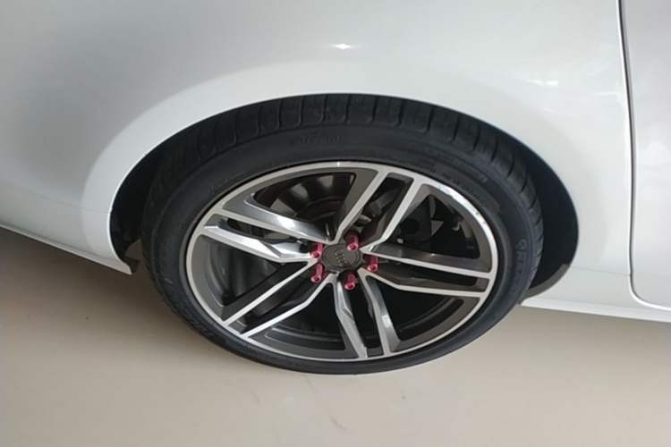 Used Audi A7 2014 35 FSI quattro Technology Edition Right Rear Wheel Hub