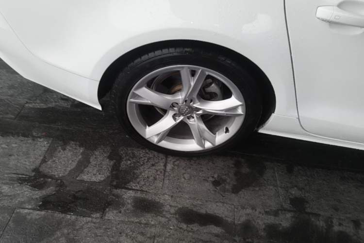 Used Audi A7 2014 35 FSI quattro Technology Edition Right Rear Wheel Hub
