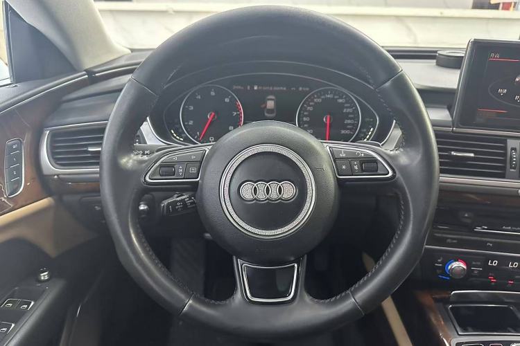 Used Audi A7 2014 50 TFSI quattro Luxury Model Steering Wheel