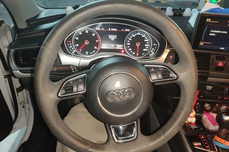 Used Audi A7 2014 35 FSI quattro Technology Edition Steering Wheel