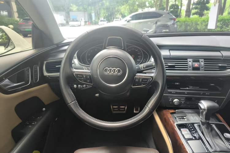 Used Audi A7 2014 50 TFSI quattro Luxury Model Steering Wheel
