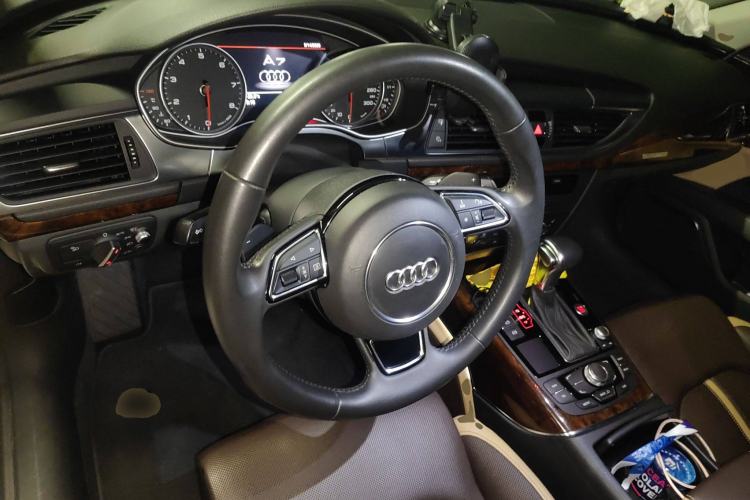 Used Audi A7 2014 50 TFSI quattro Luxury Model Steering Wheel