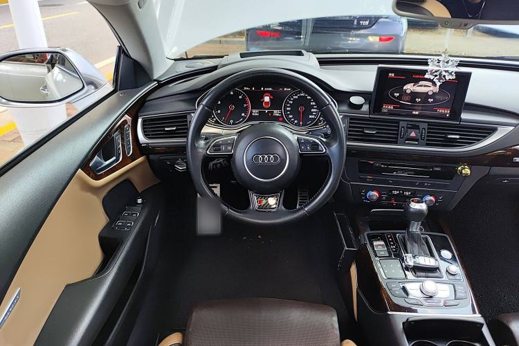 Used Audi A7 2014 50 TFSI quattro Luxury Model Steering Wheel