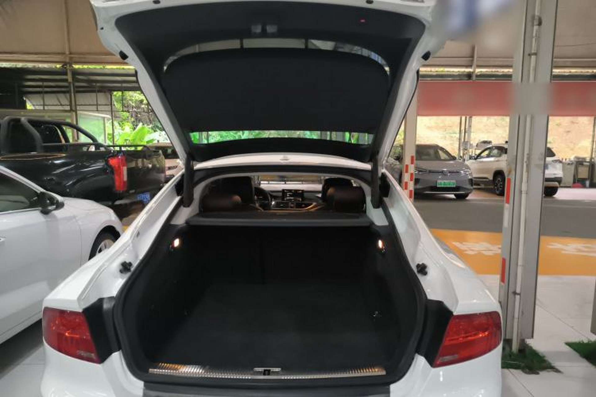 Used Audi A7 2014 35 FSI quattro Technology Edition Trunk
