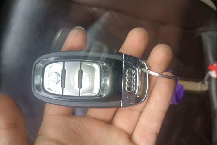 Used Audi A7 2014 50 TFSI quattro Comfort Model Vehicle Key