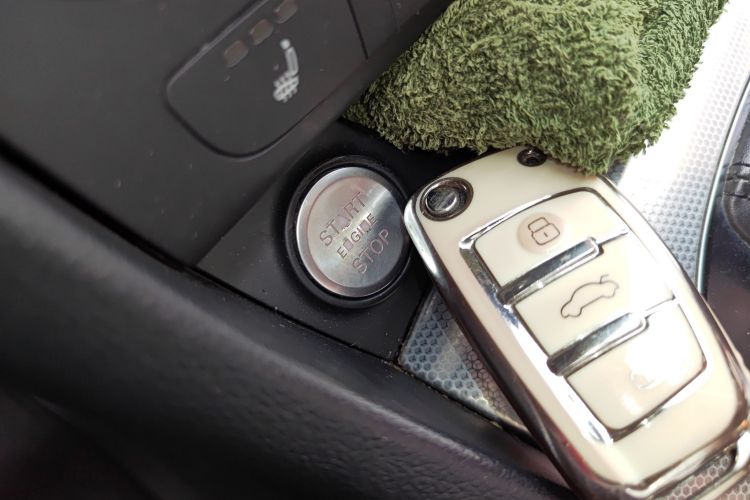 Used Audi A7 2014 50 TFSI quattro Comfort Model Vehicle Key