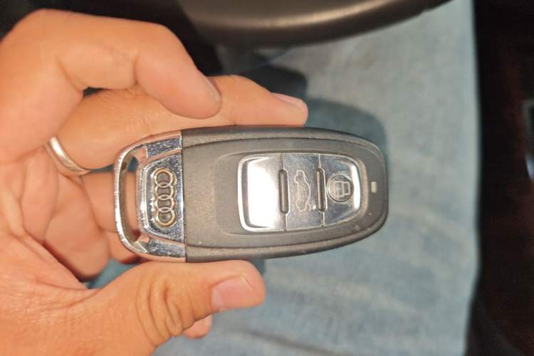 Used Audi A7 2014 50 TFSI quattro Comfort Model Vehicle Key